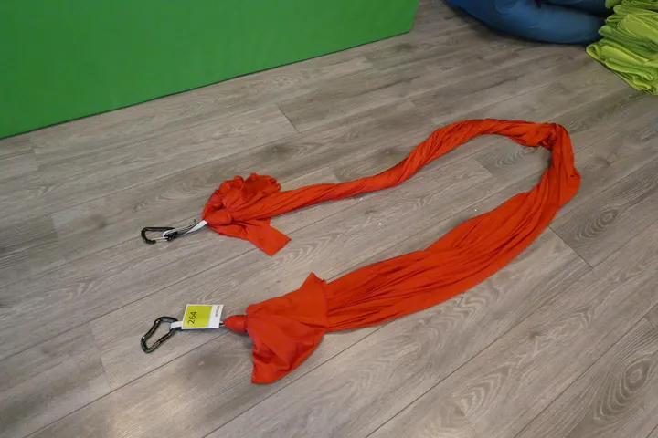 Yoga-Tuch, orange, mit Karabinern